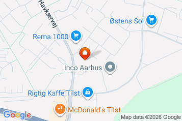 Lys og flot lejlighed med hems og altan